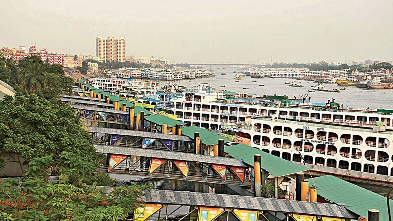 দেশে চলাচল করা নৌযানের ৯০ শতাংশ ‘অবৈধ’