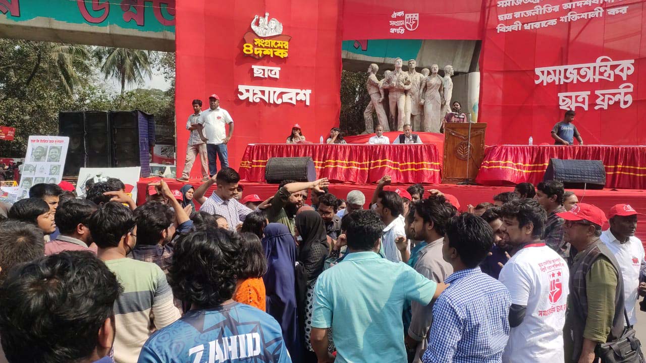 উচ্চ শব্দে অতিষ্ঠ, শিক্ষার্থীদের তোপের মুখে ২৬ মাইক বন্ধ