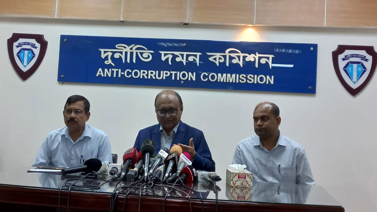 সাবেক ভূমিমন্ত্রী সাইফুজ্জামানের বিভিন্ন দেশে ৬শ বাড়ি-ফ্ল্যাটের সন্ধান