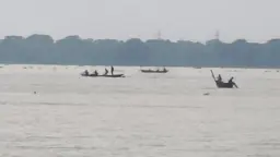 দুমকিতে অবাধে চলছে মা ইলিশ শিকারের মহোৎসব