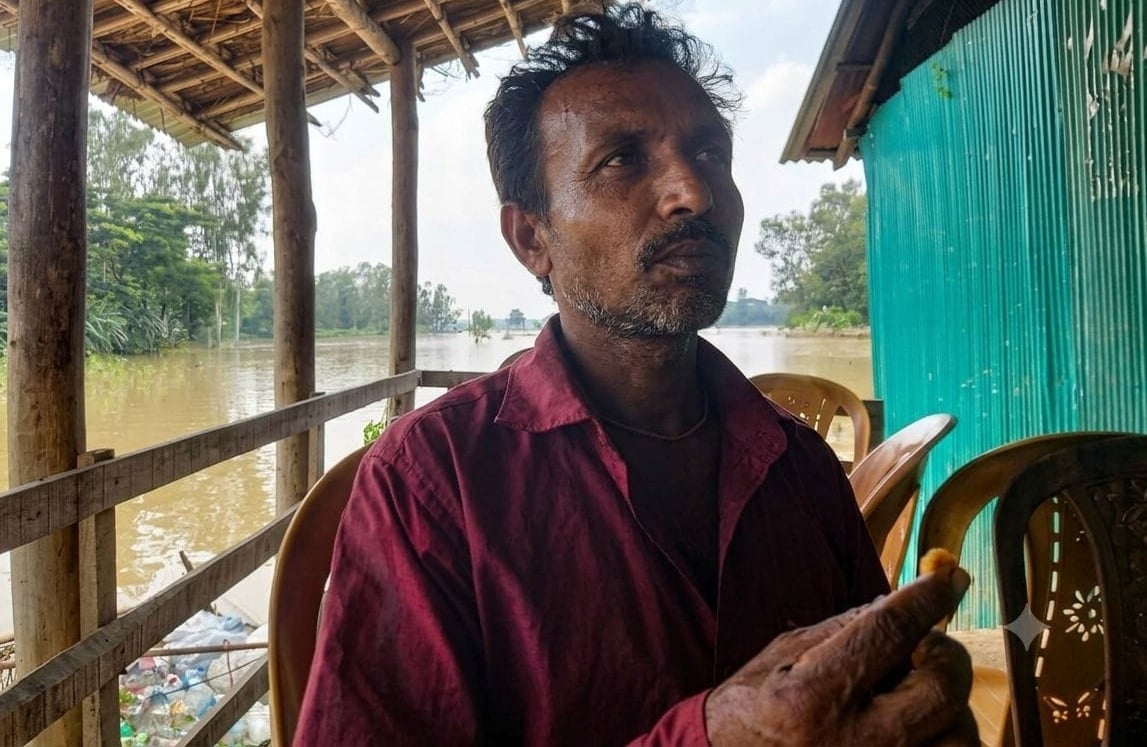 সাতকানিয়ার বন্যা, ‘দোতলা বাড়িটি না থাকলে আমরা কেউ বাঁচতাম না’