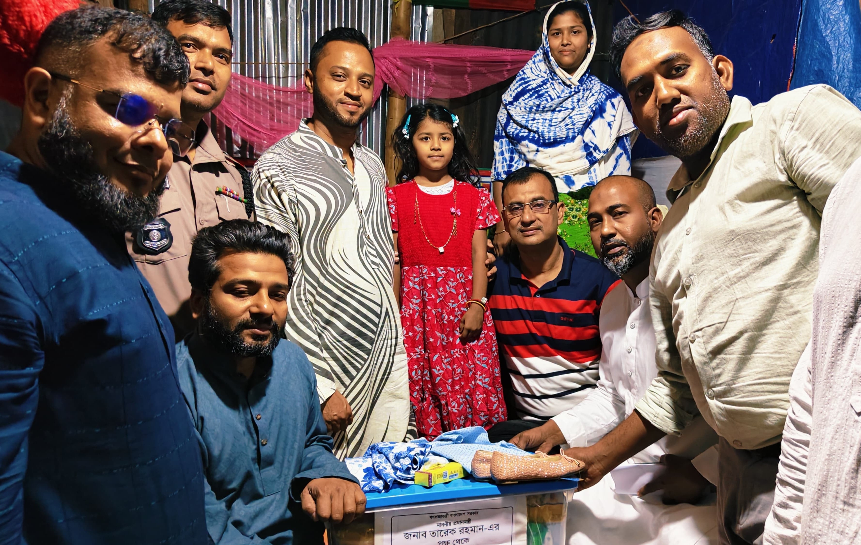 চা বিক্রেতা নানী-নাতনীর কাছে ঈদ উপহার পাঠালেন প্রধানমন্ত্রী