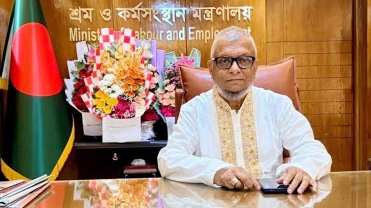 ফ্লাইট বাতিল হওয়া ৮৫০ যাত্রীর থাকার ব্যবস্থা করা হয়েছে: প্রবাসী কল্যাণমন্ত্রী