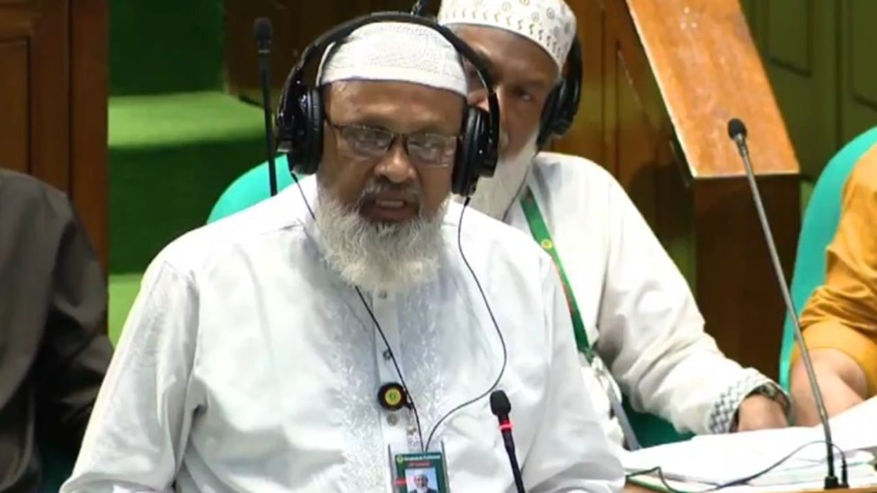 প্রতি জেলায় আলিয়া মাদ্রাসা সরকারিকরণের দাবি সংসদে