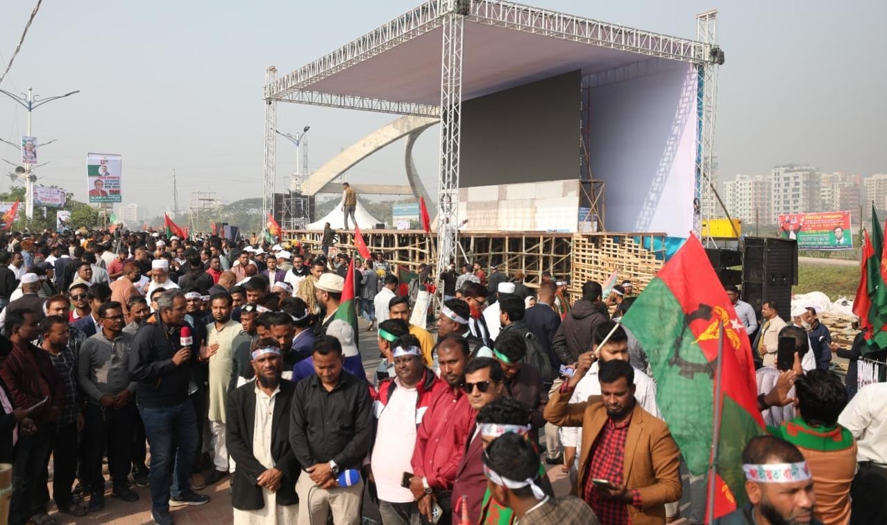 তারেক রহমানের সংবর্ধনাস্থলে বিএনপি নেতাকর্মীদের ঢল