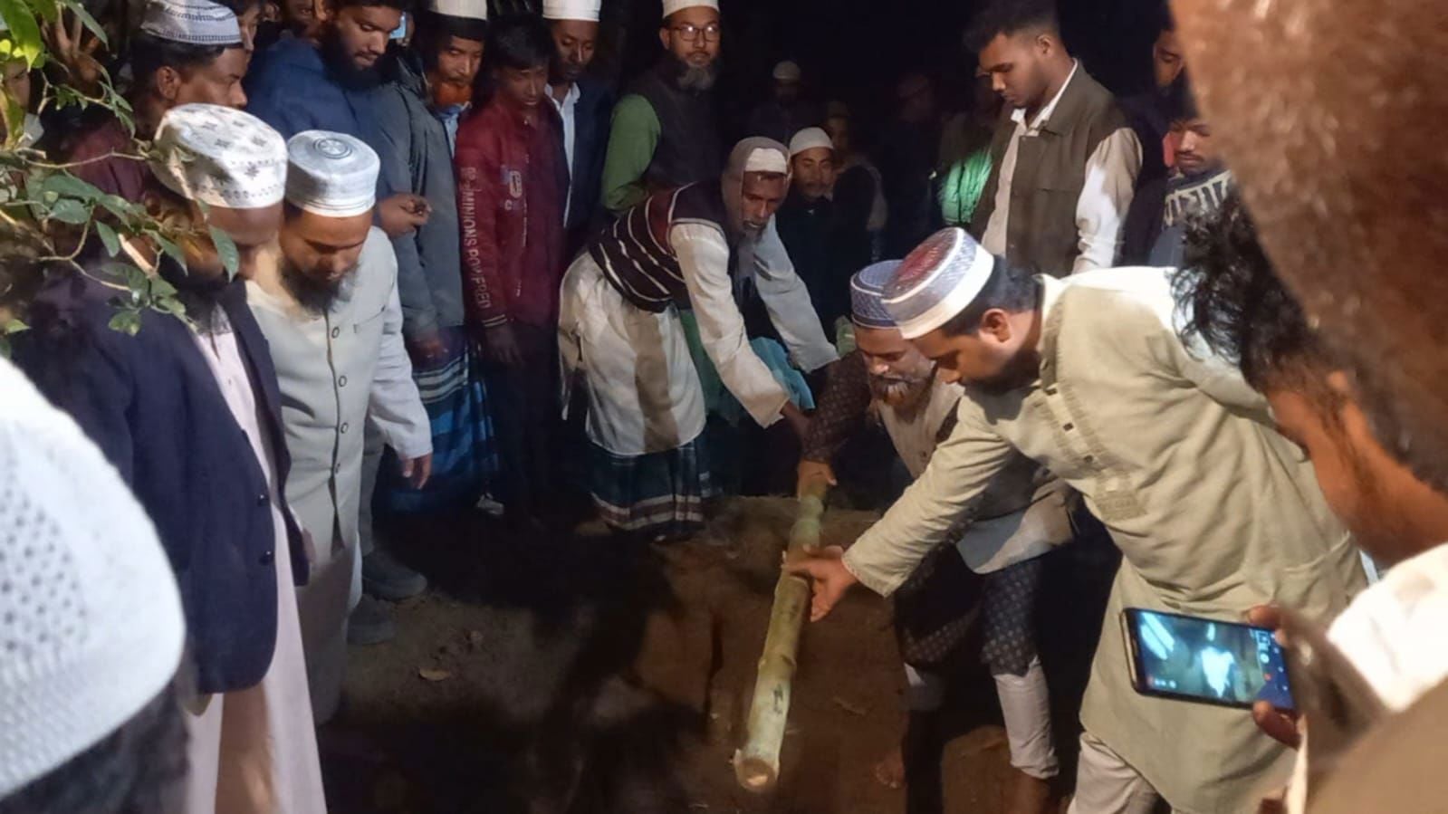 জামায়াত নেতা রেজাউল করিমের দাফন সম্পন্ন