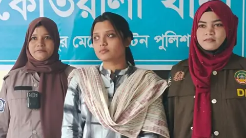 সন্ত্রাসবিরোধী আইনে ছাত্রলীগ নেত্রী প্রমা গ্রেপ্তার