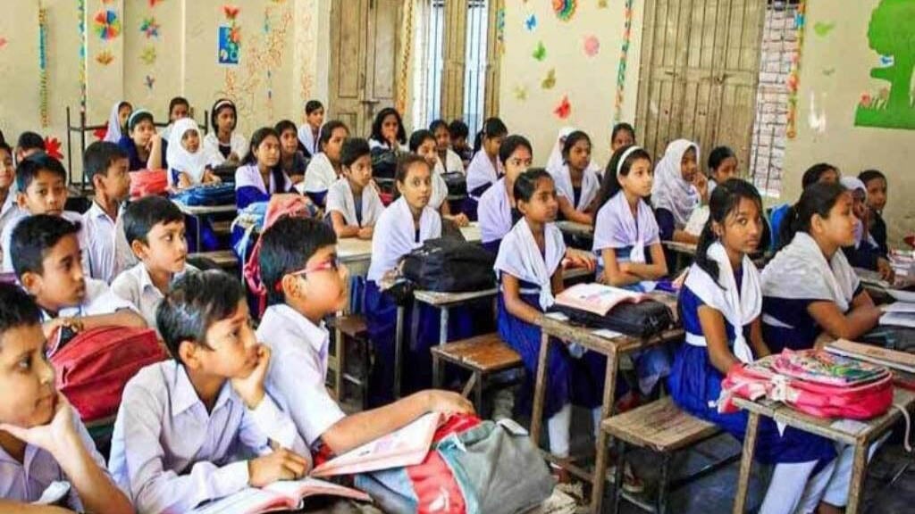 ৪০-৭০ দিনের ছুটির ফাঁদে পড়ছে শিক্ষাপ্রতিষ্ঠান