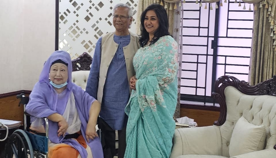 প্রধান উপদেষ্টার সহধর্মিণীর খোঁজ-খবর নিলেন খালেদা জিয়া