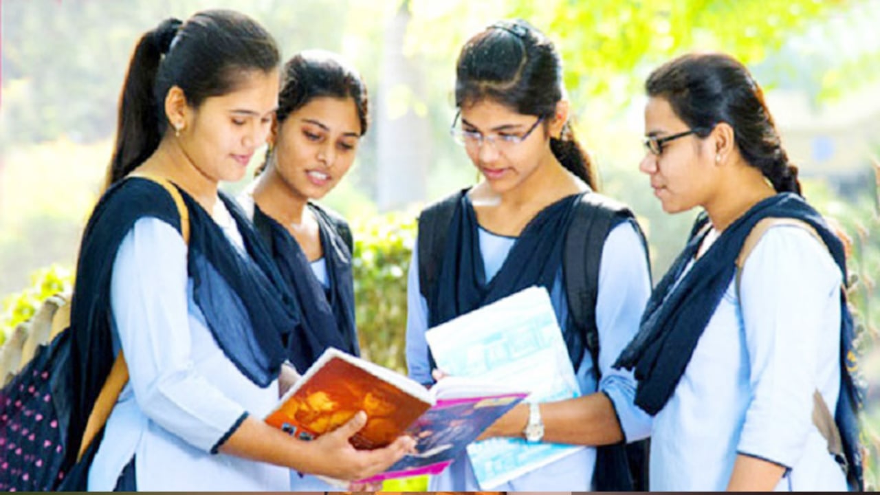 অভিন্ন প্রশ্নপত্রে হবে সব বোর্ডে এইচএসসি পরীক্ষা