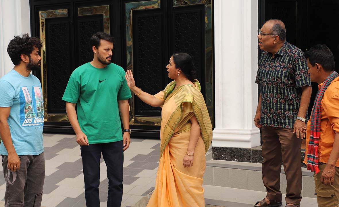 হানিফ সংকেতের ঈদের নাটক ‘ঘরের কথা ঘরেই থাক’
