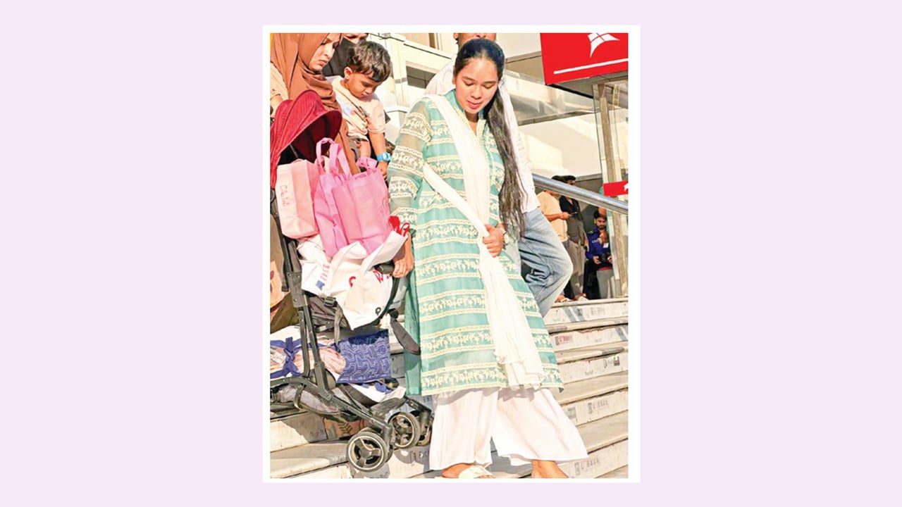 সব বয়সি নারীদের পছন্দ আগানূর-সাদাবাহার, স্টোন ওয়ার্কের পোশাক