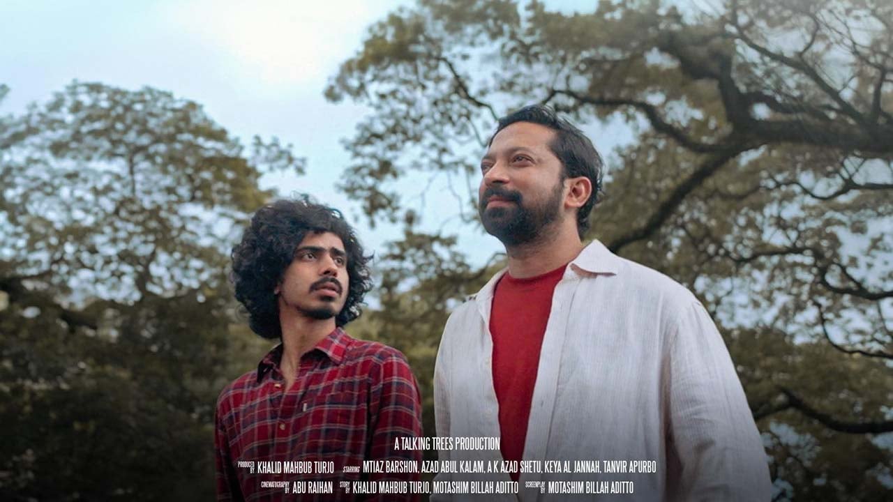 নির্বাচনের আগে ‘এখানে রাজনৈতিক আলাপ জরুরি’