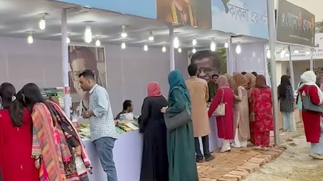 তরুণ প্রজন্মকে বইয়ের প্রতি ‘আগ্রহী করে তোলা জরুরি’