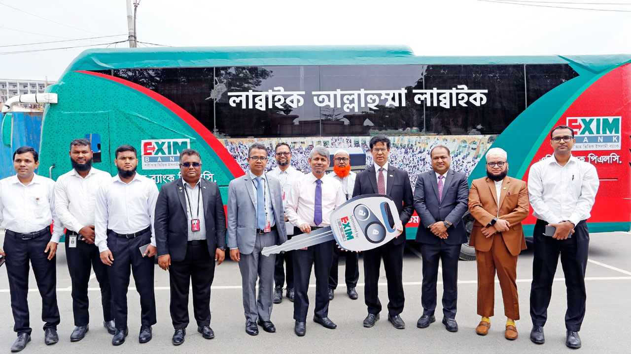 হজযাত্রী পরিবহনে বাংলাদেশ বিমানকে বাস দিল এক্সিম ব্যাংক