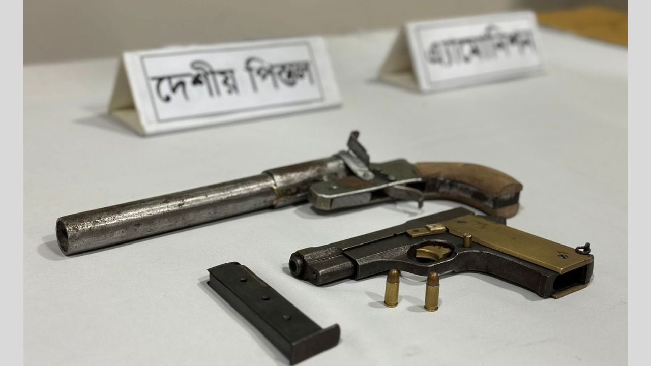 মেহেরপুরে সেনাবাহিনীর অভিযানে অস্ত্র ও গুলি উদ্ধার