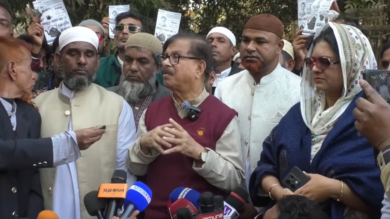 নাগরিক ঐক্যের সভাপতি  মান্না এখন বগুড়ায়