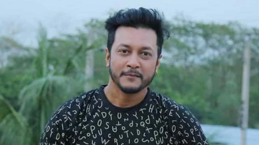 এবার বিটিভির আনন্দমেলার উপস্থাপক বিতর্কিত ইমন