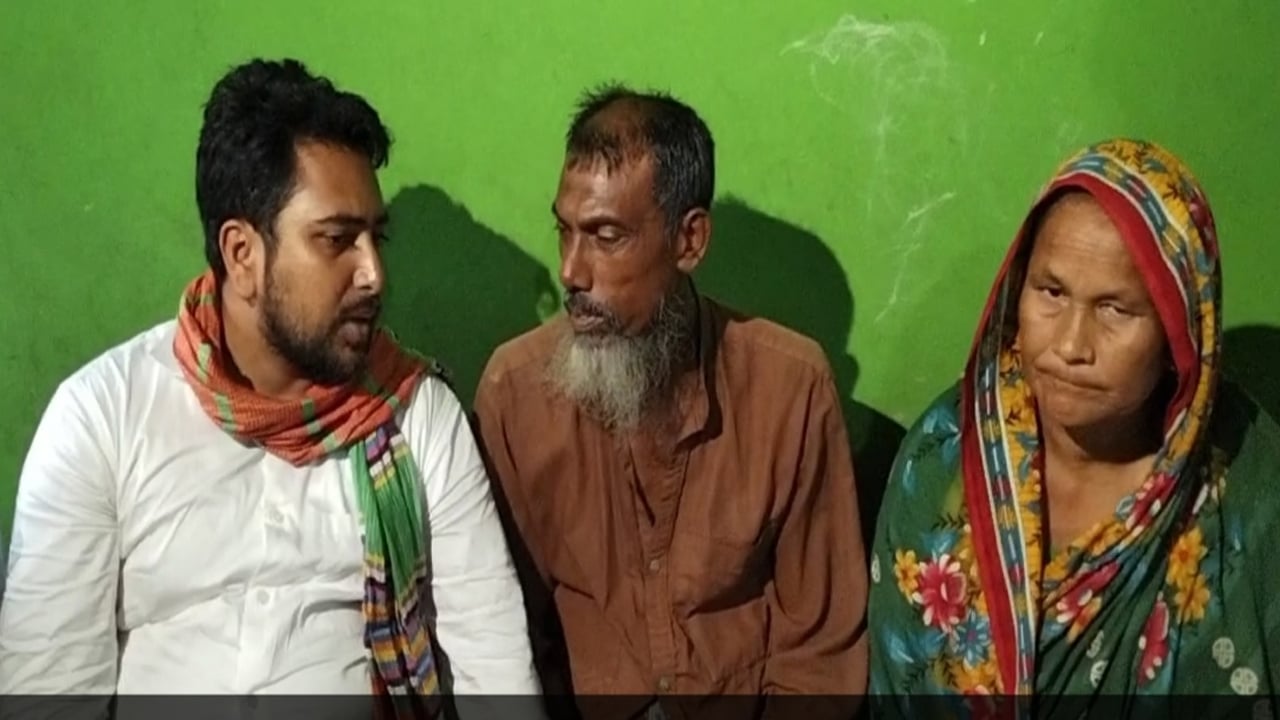 চুয়াডাঙ্গায় বিএসএফের গুলিতে নিহত বাবুর বাড়িতে এনসিপি নেতারা