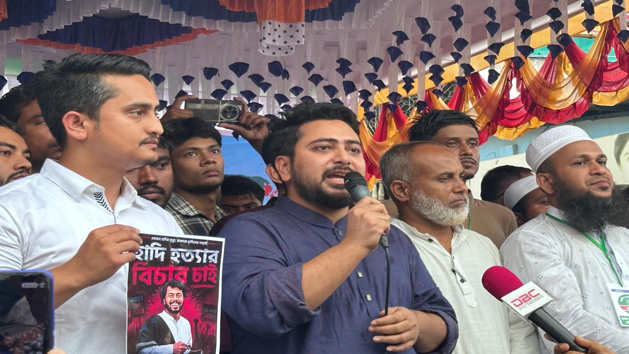 এই সরকার জনগণের সাথে গাদ্দারি করছে: নাহিদ ইসলাম