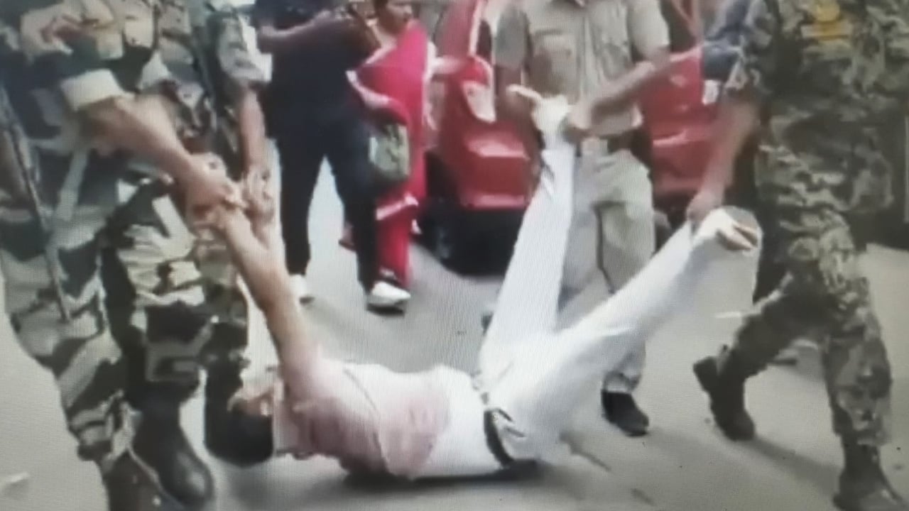 পশ্চিমবঙ্গে ইভিএম ত্রুটির অভিযোগ, বিভিন্ন স্থানে সংঘর্ষ