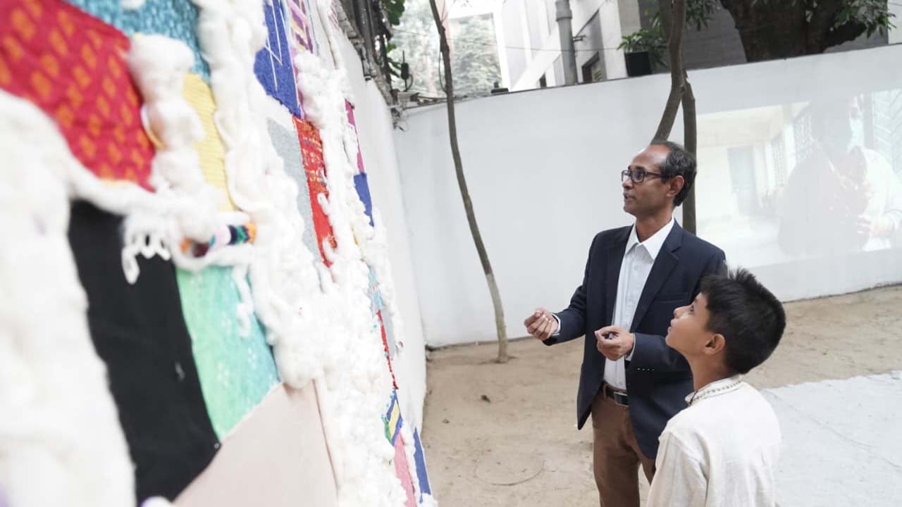 আলিয়ঁস ফ্রঁসেজে চলছে ফুসফুস সংক্রান্ত পেশাগত রোগ নিয়ে শিল্প প্রদর্শনী