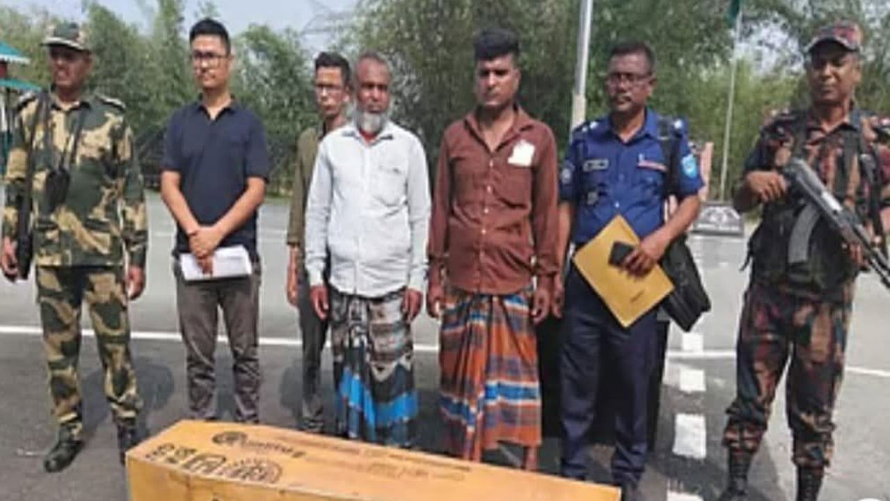 ধরে নেওয়ার ১১ মাস পর ভারত থেকে লাশ হয়ে ফিরলেন আজিজুর