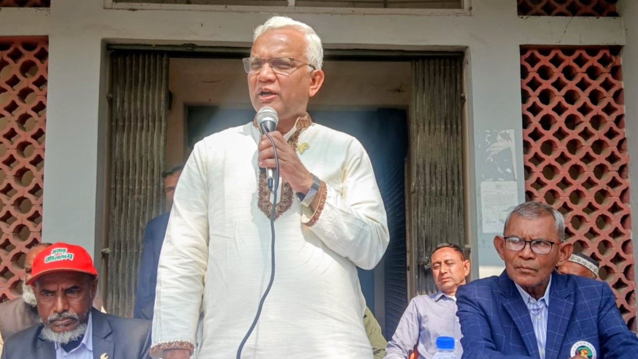 মুক্তিযোদ্ধা ও শহীদ পরিবারের সদস্যদের সঙ্গে ডা. জাহিদের মতবিনিময়