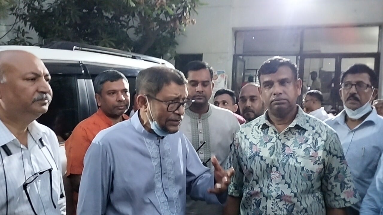 জেলা হাসপাতালগুলোকে স্বাস্থ্যমন্ত্রীর বিশেষ বার্তা