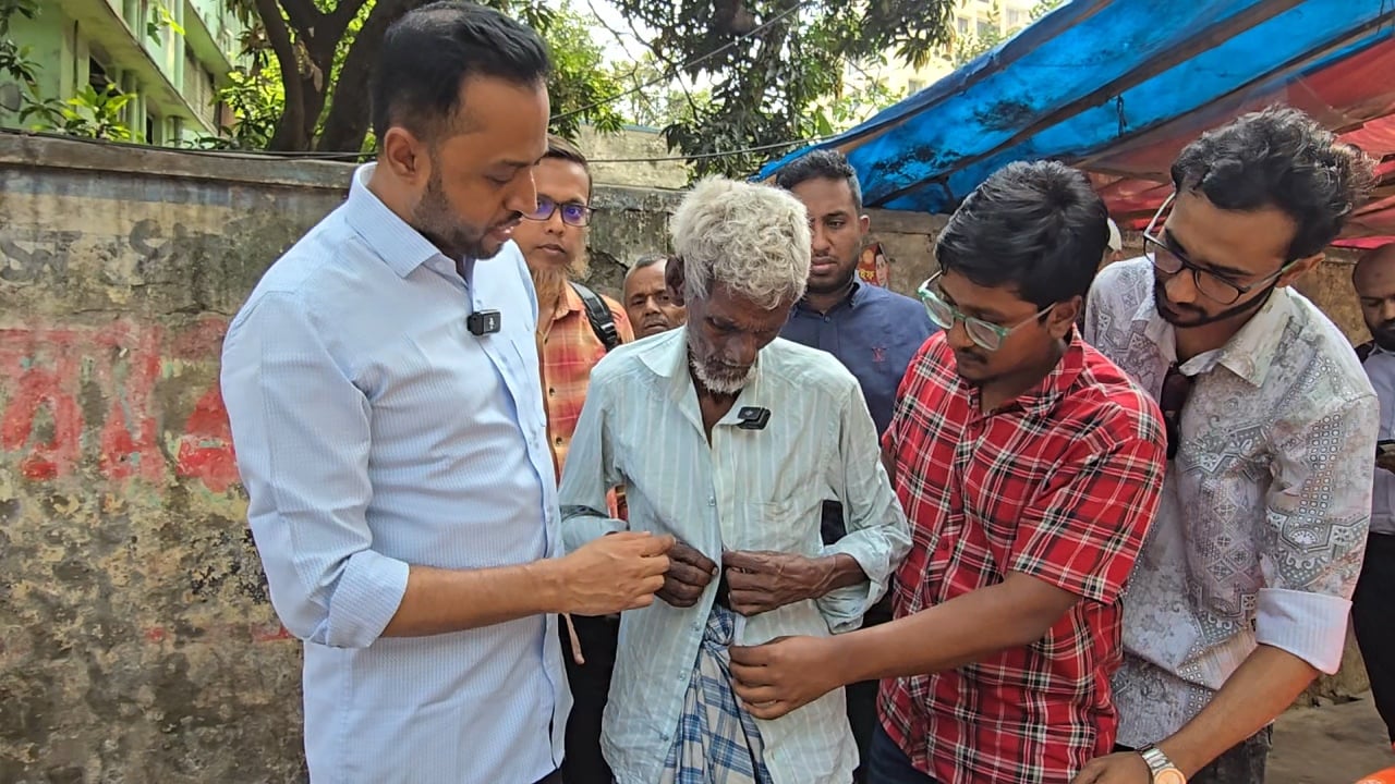 প্রবীণ নাঈমুদ্দিনের পাশে দাঁড়ালেন প্রধানমন্ত্রী তারেক রহমান