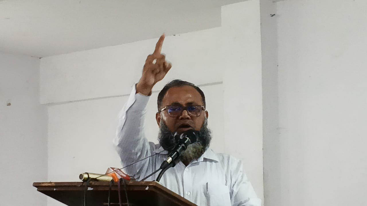 তারেক রহমানকে দেশে আনার ব্যবস্থা করা উচিত: লায়ন ফারুক
