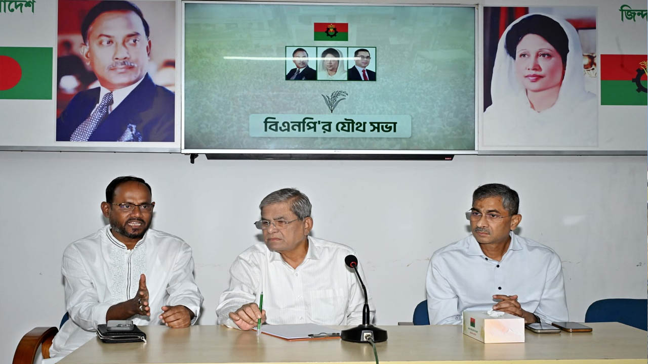 খালেদা জিয়ার দেশে ফেরা নিয়ে যা বললেন মির্জা ফখরুল
