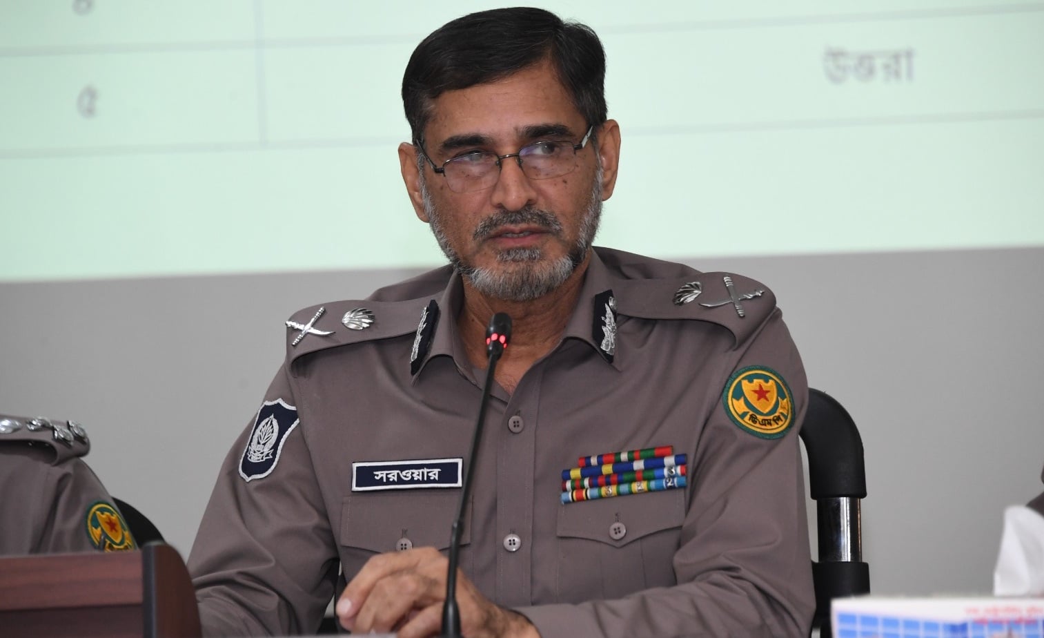 ঈদ যাত্রা নির্বিঘ্ন করতে অতিরিক্ত পুলিশ ফোর্স মোতায়েন করা হবে