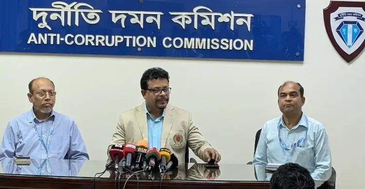 দুদক সচিব হিসেবে যোগ দিলেন সাইদুর রহমান খান
