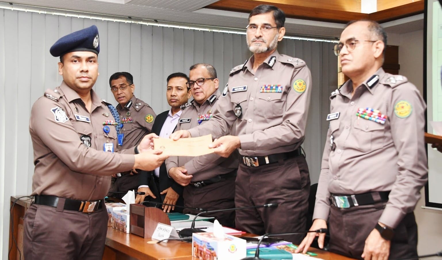 ফেব্রুয়ারিতে ডিএমপির সেরা তেজগাঁও বিভাগ, শ্রেষ্ঠ থানা মোহাম্মদপুর