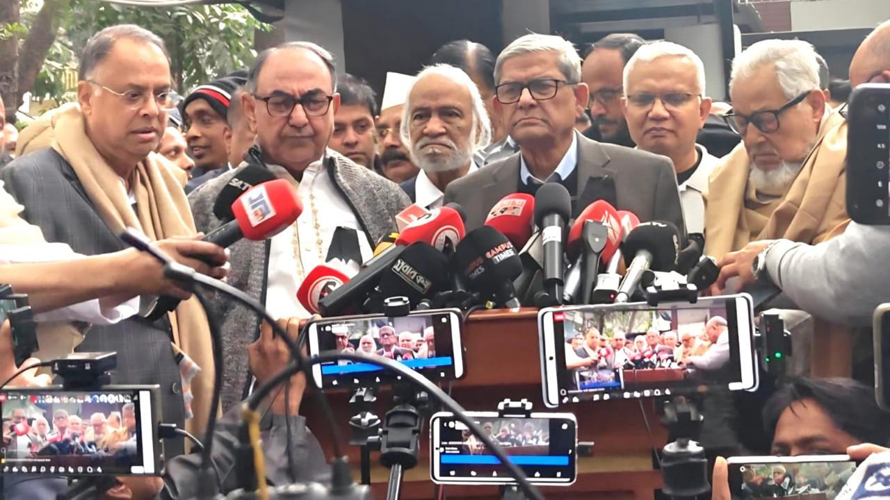 খালেদা জিয়ার জানাজা পড়াবেন বায়তুল মোকাররমের খতিব