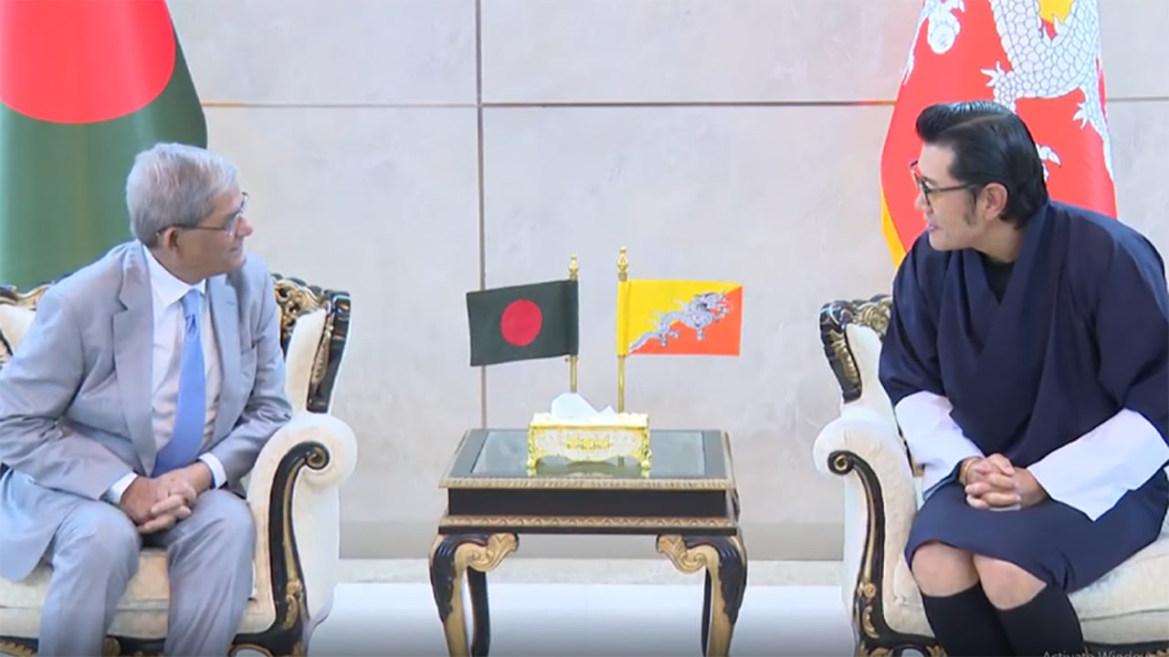 ঢাকায় ভুটানের রাজার যাত্রাবিরতি, রাষ্ট্রপতির সৌজন্য সাক্ষাৎ 