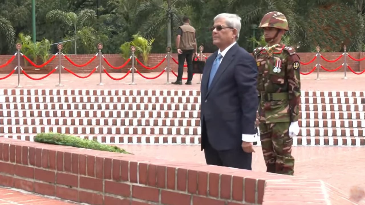 জাতীয় স্মৃতিসৌধে বীর শহীদদের প্রতি রাষ্ট্রপতির শ্রদ্ধা  