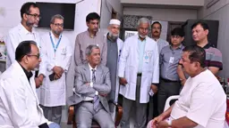 ভূমিমন্ত্রীর শারীরিক অবস্থার খোঁজ নিতে হাসপাতালে রাষ্ট্রপতি