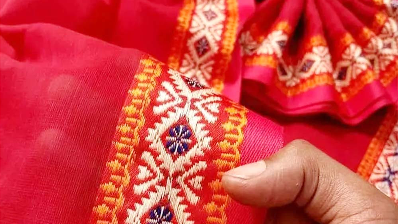 ইউনেস্কোর ঐতিহ্যের স্বীকৃতি পেল ‘টাঙ্গাইল শাড়ি বুনন শিল্প’