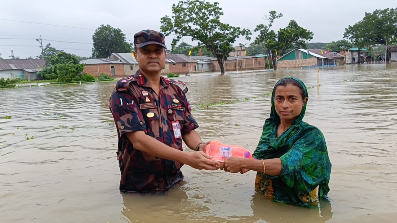 বেড়িবাঁধ ভেঙে তলিয়ে গেছে ফেনীর ১০৬ গ্রাম