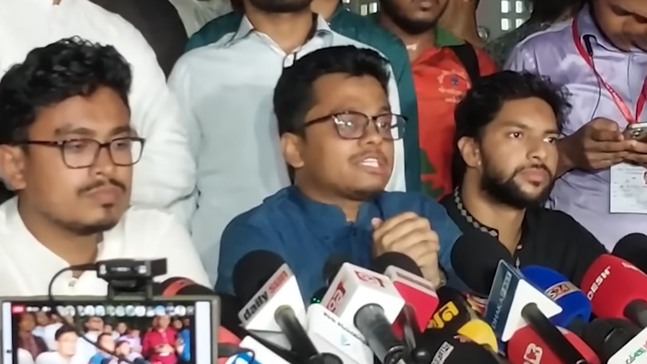 চলার পথে ভুল করলে শুধরে দেবেন: ফরহাদ