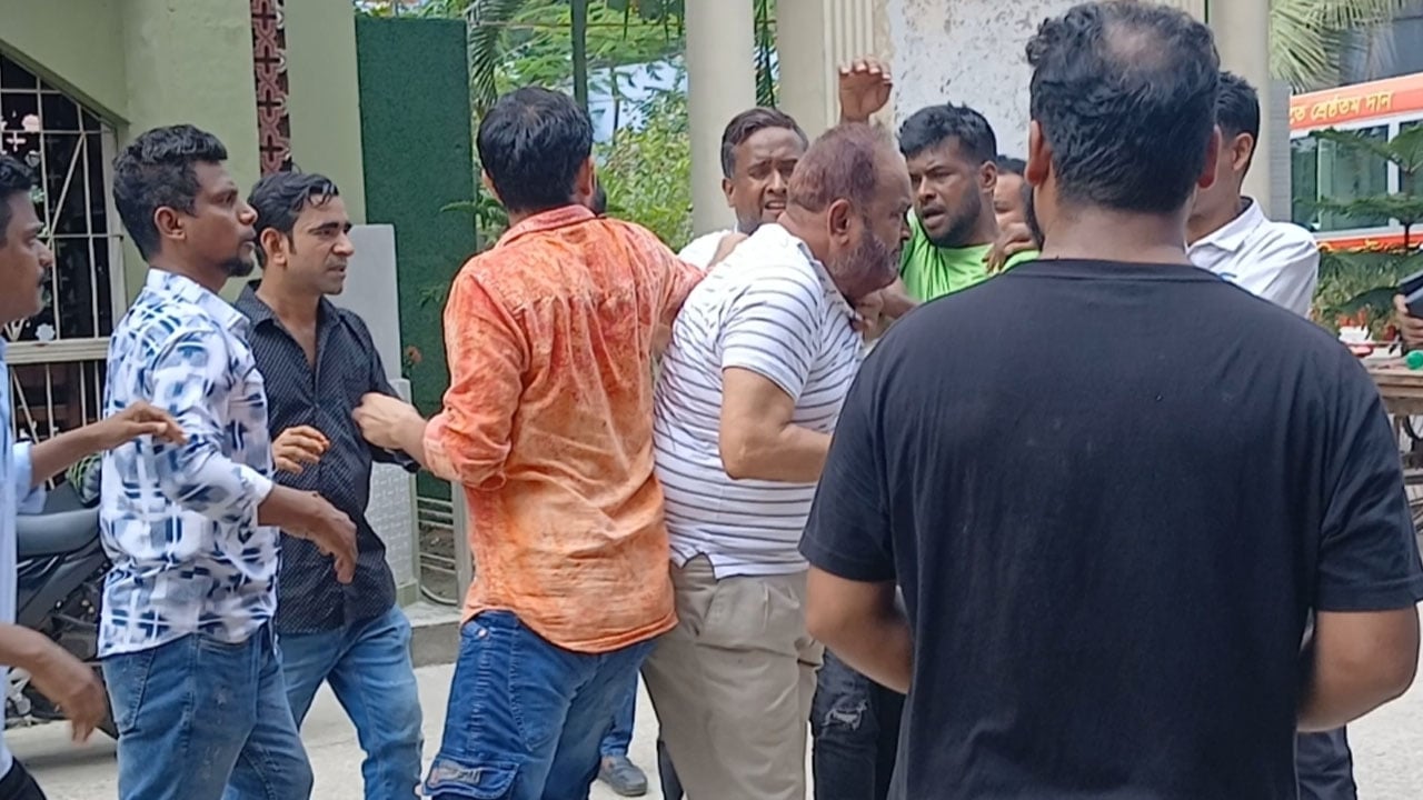 নারায়ণগঞ্জে বিএনপি নেতাকে পেটাল যুবদল কর্মীরা