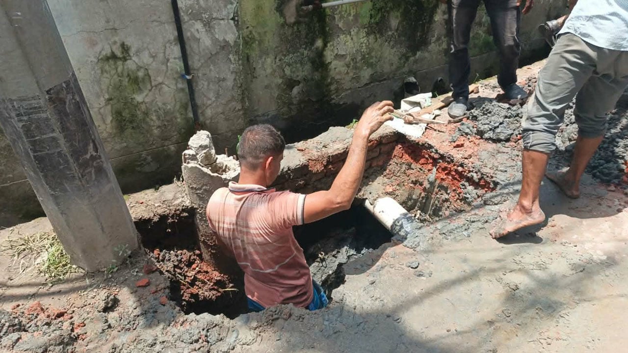ফতুল্লায় গ্যাসের অবৈধ সংযোগকালে বিস্ফোরণ, দগ্ধ চার শ্রমিক