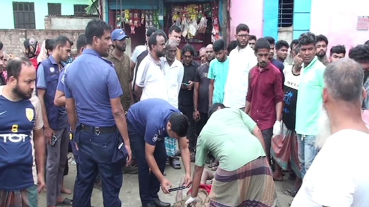 ফতুল্লায় ড্রেন থেকে নৈশপ্রহরীর বস্তাবন্দী লাশ উদ্ধার