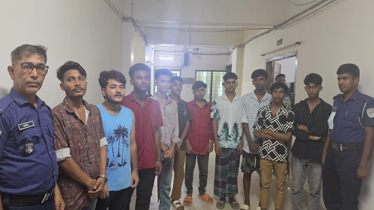 ফতুল্লায় নিষিদ্ধ ছাত্রলীগ-যুবলীগের ১০ নেতাকর্মী গ্রেপ্তার
