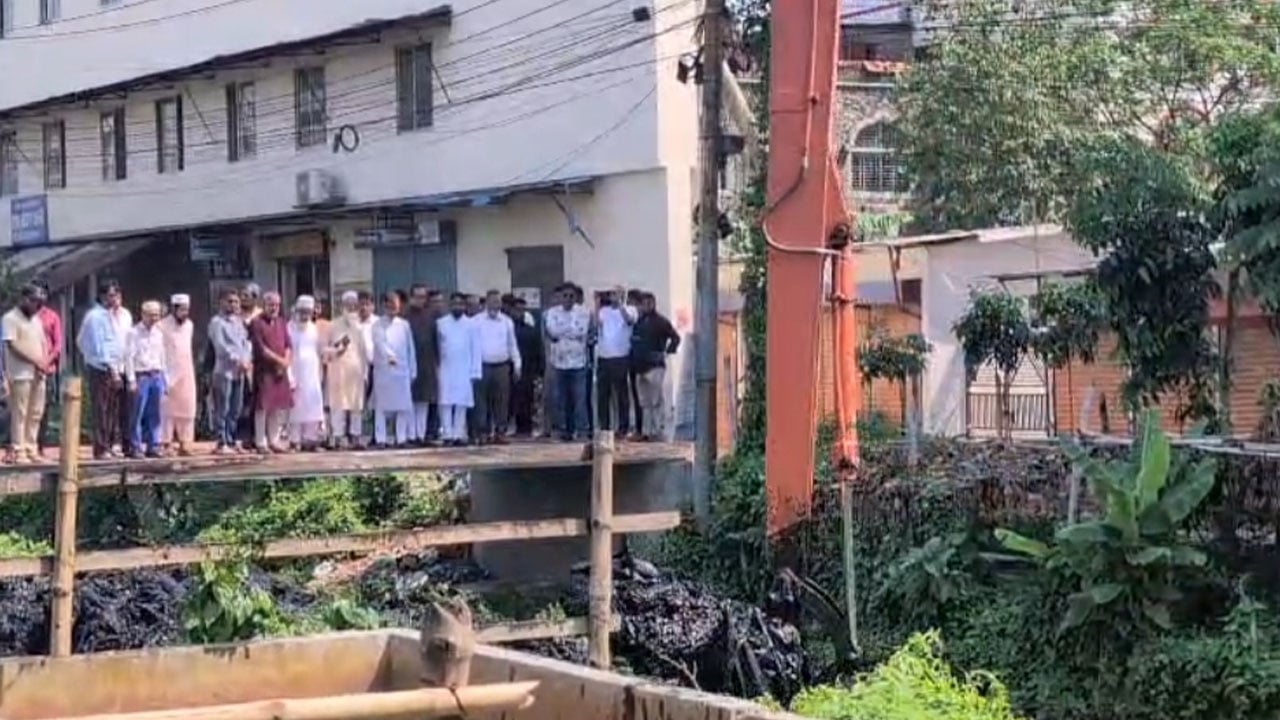 জেলা পরিষদের উদ্যোগে ফতুল্লায় খাল খনন শুরু