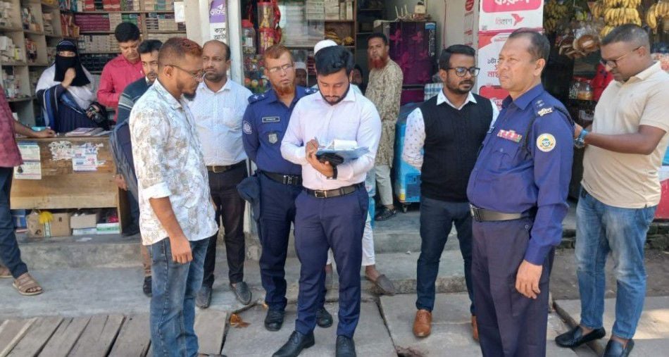 চরফ্যাশনে মেয়াদোত্তীর্ণ ওষুধ বিক্রি করায় ৬ ফার্মেসিকে জরিমানা