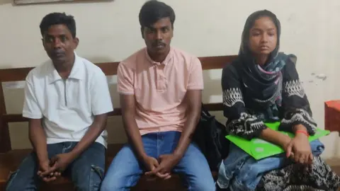 ৩৩ মাস পর ভারতীয় কারাগার থেকে দেশে ফিরলেন ৩ বাংলাদেশি