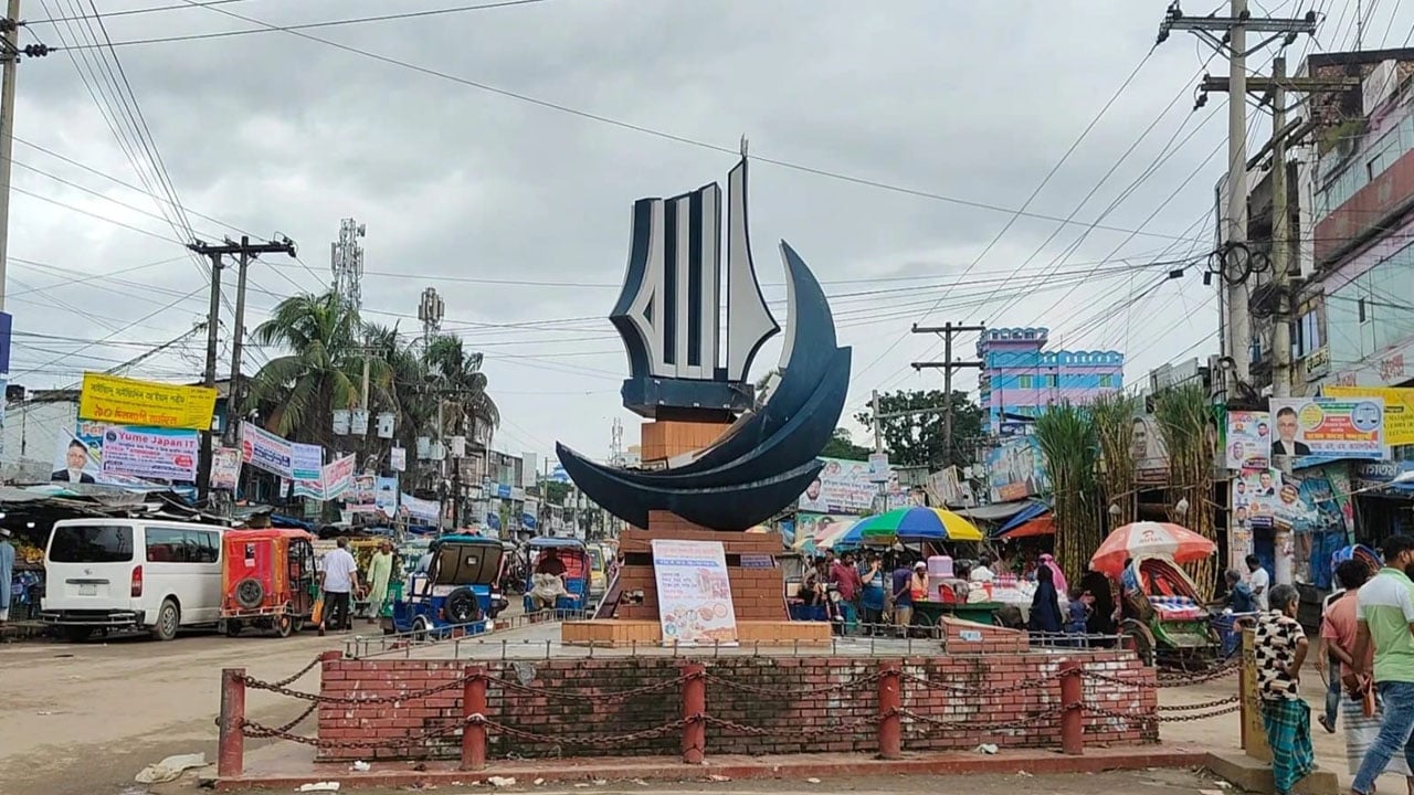 বালু নিয়ে বিএনপির দুই গ্রুপের ককটেল বিস্ফোরণ, গুলিতে আহত ৩